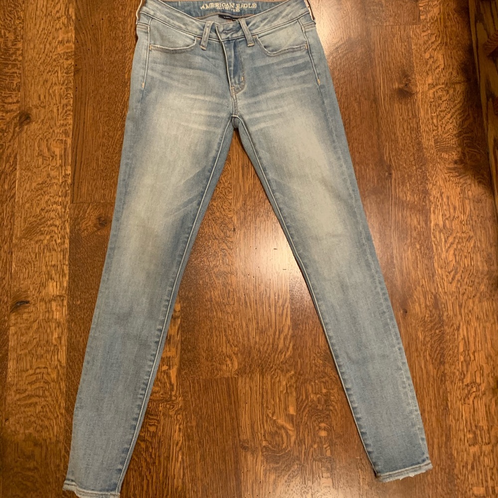 American Eagle Light Wash Jeans